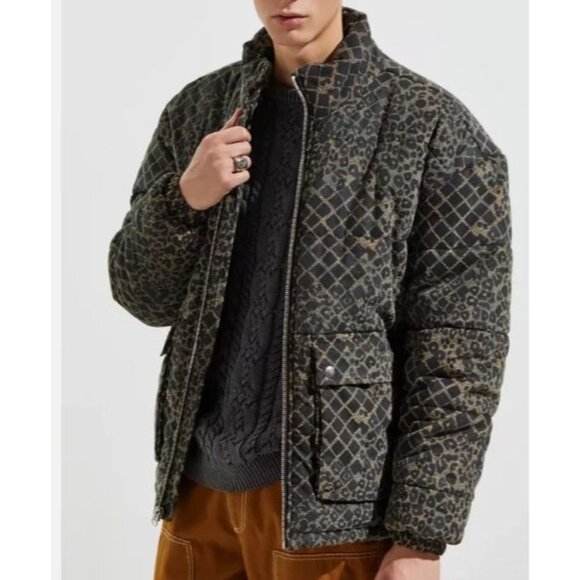 Urban Outfitters Animal Print Puffer Jacket Full Zip Snap Pockets Large - Picture 2 of 15